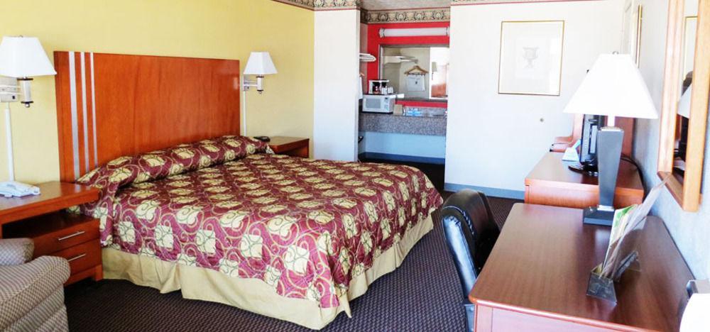 Winnie Inn And Suites מראה חיצוני תמונה