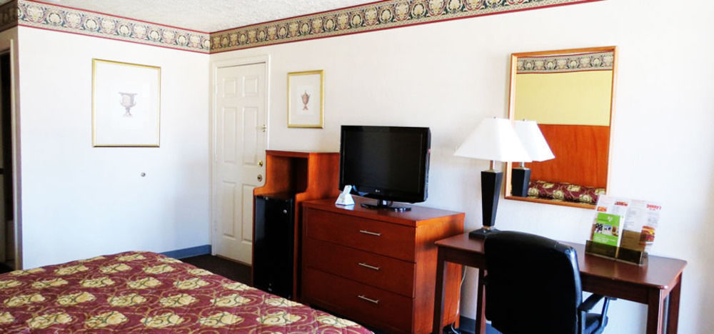 Winnie Inn And Suites מראה חיצוני תמונה